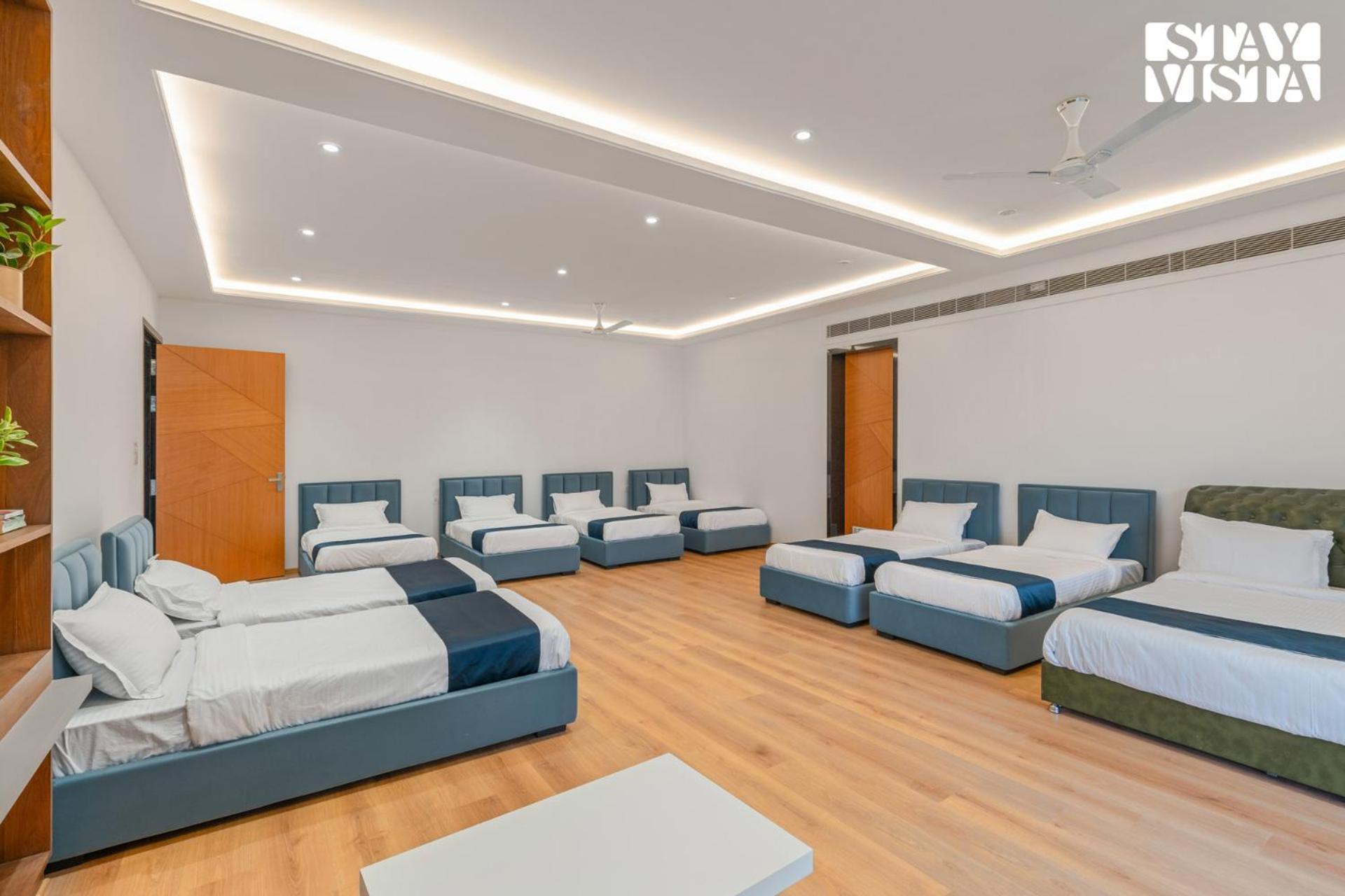 Stayvista At Aj House With Pvt Pool & Projector Set-Up ハイデラバード エクステリア 写真